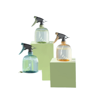 Arroseur manuel de jardinage en plastique transparent rétro de 2 L, pulvérisateur d'eau à haute pression avec buse en cuivre et <span class=keywords><strong>tuyau</strong></span> de 5 m - Product Image 2