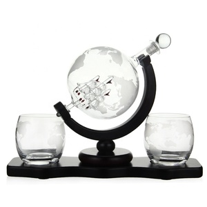 Decantador <span class=keywords><strong>de</strong></span> Whisky <span class=keywords><strong>de</strong></span> Vidrio Transparente Decorativo Único y Elegante con Grabado <span class=keywords><strong>de</strong></span> Globo Terráqueo <span class=keywords><strong>de</strong></span> 850 ml, Apto para Alimentos, Regalo Empresarial - Product Image 5