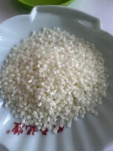 Granulés de plastique EVA de haute qualité 18% 28% pour le moulage de pantoufles et de chaussures <span class=keywords><strong>Crocs</strong></span>, matériau en mousse EVA durable - Product Image 1