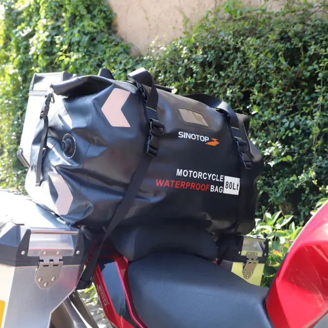 SINOTOP 80L PVC büyük kapasiteli özel su geçirmez ağır rulo-üst paketi seyahat çantası motosiklet motosiklet için spor kuyruk çantası