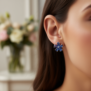 Orecchini a forma di fiore placcati in argento con strass di cristallo blu per le donne, regalo di gioielli alla moda e carini - Product Image 2