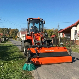 Chargeuse sur pneus articulée compacte de 1,6 tonne, mini-chargeuse 4x4 avec attache rapide pour une utilisation agricole polyvalente - Product Image 1
