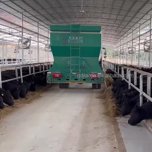 Vagón de descarga TMR, distribuidor de alimento para animales autopropulsado y esparcidor de alimento, máquina dispensadora de alimento para ganado móvil - Product Image 1