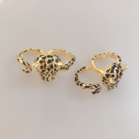 Nouveau produit Bijoux fantaisie Anneau à breloque tête de léopard en zircon cubique vert Anneaux ouverts en cuivre pour deux doigts style Hip Hop