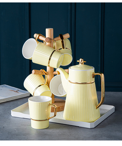 Ensemble de 6 tasses à café en céramique peintes à l'or de style européen haut de gamme avec plateau et poignée - Product Image 5