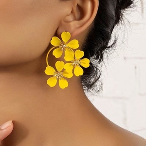 European American High-End Pastoral Style Camellia Stud Earrings Retro <b>Sweet</b> <b>Flower</b> Alloy for Women Fashion Trendy Gold Plated - Product Image 4