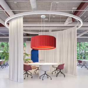 Lampe à <span class=keywords><strong>suspension</strong></span> en feutre acoustique de conception nordique moderne Installation facile au plafond Lumière suspendue en feutre absorbant le son pour la décoration de bureau - Product Image 1