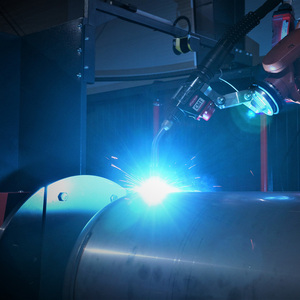 Nouvelle machine de soudage robotisée industrielle à vérin hydraulique haute capacité Estun, contrôlée par PLC, moteur, charge utile 100-280 kg, garantie 1 an - Product Image 1