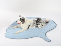 2025 nouveauté refroidissement tapis pour animaux de compagnie forme de feuille personnalisable en gros vente chaude été doit avoir