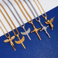 Collier hiphop avec logo personnalisé pour garçons bijoux pour hommes sans ternissement collier croix aile en acier inoxydable plaqué or 18 ct avec pendentif ange