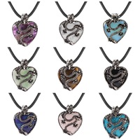 Venta al por mayor de plata antigua multicolor tallada dragón China colgantes corazón encantos Collar para la fabricación de joyas Diy