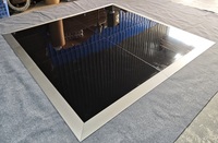 Sol de danse pour événements, imperméable, portable, réutilisable, durable. Surface noire pure, brillante ou mate, avec connexion de type verrouillage, s'accorde parfaitement