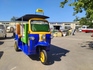 Oferta Especial: Mototaxi Piaggio Ape de 3 Ruedas, 200cc, 4 Pasajeros, con Motor de Gasolina, Triciclo de Reparto, Triciclo Taxi - Product Image 4