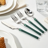 Ensemble de couverts en plastique argenté avec manche côtelé de couleur personnalisée, couverts en plastique réutilisables pour la décoration de table de mariage, banquet, fête