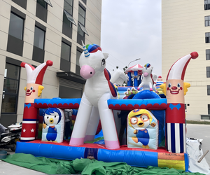 Casa de Brinco Inflable con Forma de Unicornio y Torres de Payaso, Material de PVC, para Jardín, Playa, Patio Trasero, Diversión al Aire Libre - Product Image 4