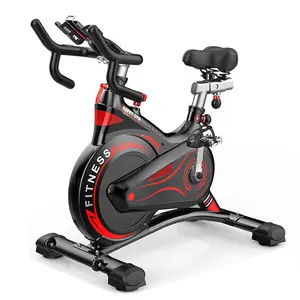 带全覆盖飞轮的室内磁性健身车，用于安全，带心率的成人磁性旋转自行车