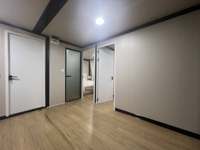 Casa Contenedor Moderna Expandible de Acero con Paneles Sándwich Rectangulares, para Uso en Exteriores como Villa