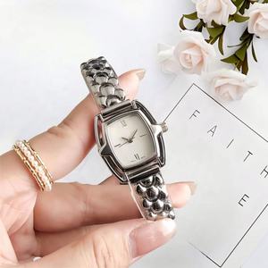 Montre pour femme avec boîtier en alliage de style professionnel et bracelet en acier inoxydable -jing - Product Image 2