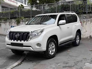 Prado <4L Turbo Automático, Auto Usado, Tracción en las Cuatro Ruedas, Interior de Cuero, Interior Oscuro, Gran Espacio Interior, Vehículo Todoterreno - Product Image 1