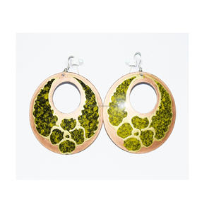 Pendientes ovalados colgantes florales coloridos triangulares de Zirconia cúbica multicolor de Metal mate ligero dorado de Bolivia 2026 para mujer - Product Image 3