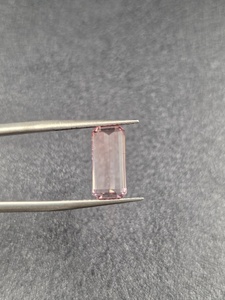 พลอยทัวร์มาลีนสีชมพูอ่อนธรรมชาติ คุณภาพเยี่ยม ขายส่ง น้ำหนัก 3.95 กะรัต ความเจิดจรัสสูง ปรับแต่งได้ ดีไซน์หรูหรา - Product Image 3