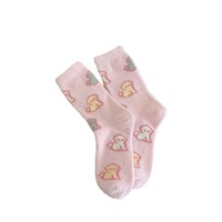 Chaussettes roses pour femmes, chaussettes mi-mollet épaisses et chaudes pour l'automne et l'hiver, chaussettes de sol post-partum mignonnes et dessinées pour femmes
