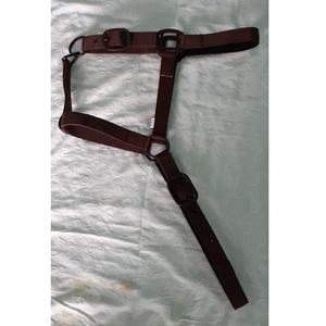 Cabestro para Caballo de Nailon Sintético Color Granate de Calidad Premium con Detalles de Acolchado Negro, Marca Western Saddle LLT, Modelo LLTHL-6040 - Product Image 1