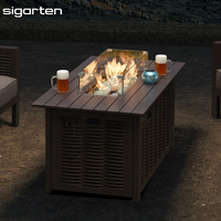 Ensemble de salon de jardin en rotin Sigarten avec foyer pour terrasse, hôtel