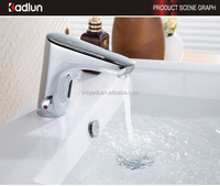 Robinet d'eau froide à capteur Robinet d'économie d'eau sans contact Mélangeur automatique Robinet de bassin à induction intelligent