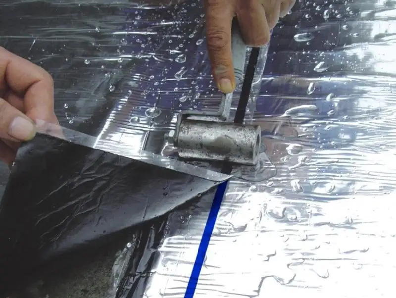 Aspal Didukung Membran Aluminium Foil Atap Tahan Air Atap Bitumen Underlayment Sistem Membran