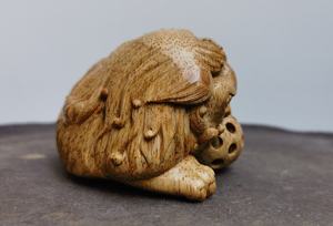 Нематериальное культурное наследие: Резьба по бамбуковому корню ручной работы «Очаровательный лев» - Product Image 4