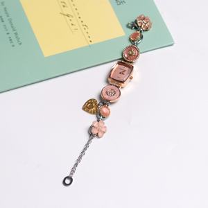 Reloj de Pulsera de Cuarzo Retro Único y Personalizado para Mujer, Oro Rosa, Esmalte Floral, Cristal, Cadena Ajustable, Esfera Analógica, Joyería Elegante - Product Image 2