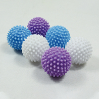 Pembersih pakaian RTS plastik lembut bola cuci dapat digunakan kembali 6.5CM pelembut cucian silikon anti-masuknya