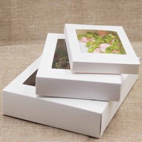 Boîtes pliantes carrées en papier kraft avec fenêtre transparente en PVC pour emballage cadeau, idéales pour les événements professionnels et les décorations de fête