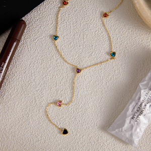 Collana a Y J&D in Acciaio Inossidabile Placcato Oro 16K con Cuore Classico Moderno e Zirconi Colorati - Product Image 5