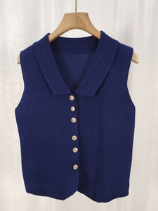 Top Senza Maniche Lavorato a Maglia da Donna Estate 2025 Nuovo Stile Francese Corto <span class=keywords><strong>con</strong></span> Fiocco e <span class=keywords><strong>Bottoni</strong></span> Elegante Scollo a V - Product Image 3