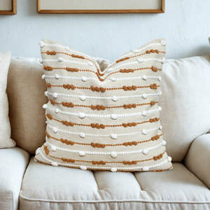 Housse de coussin carrée tissée style bohème avec petits pompons minimalistes, pliable, luxueuse et douce - Product Image 1