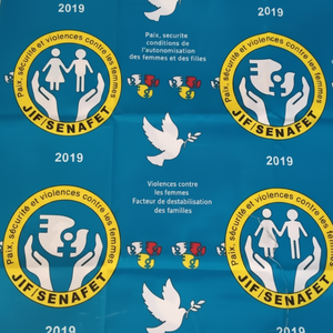 Tela de cera de algodón Premium de Nigeria para ropa Africana Evento de costura personalizado Moda y Decoración elegante para el hogar con patrones vibrantes - Product Image 1