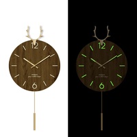 Grosir kustom jam dinding bercahaya senyap mewah mdf kayu kepala rusa jam pendulum lampu malam untuk kamar tidur ruang tamu