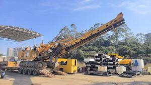 Foreuse rotative hydraulique Bauer BG26 d'occasion, fabrication allemande, poids 45000 kg, garantie 3 mois - Product Image 3