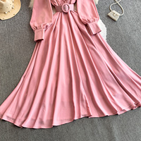 Robe longue décontractée rose élégante pour femme, coupe trapèze, manches longues bouffantes, col à volants avec empiècements en dentelle, ceinture, fluide, pour le quotidien