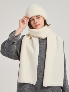 Écharpe, <span class=keywords><strong>bonnet</strong></span> et gants en cachemire 100% haut de gamme pour femmes adultes, ensemble trois pièces, cadeau d'hiver chaud, boîte cadeau, cadeau d'anniversaire - Product Image 4
