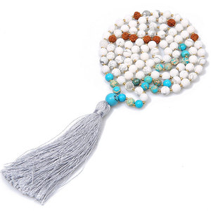 Collana con nappe mala bianca fatta a mano in pietra preziosa giapponese mala 108 perline - Product Image 1