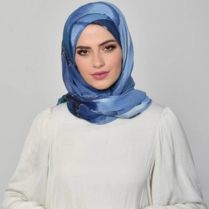 <span class=keywords><strong>2025</strong></span> New <span class=keywords><strong>Polyester</strong></span> khăn choàng mô hình tùy chỉnh dân tộc in voan hijab khăn cho phụ nữ hồi giáo thời trang Cô gái bên Quà Tặng - Product Image 3