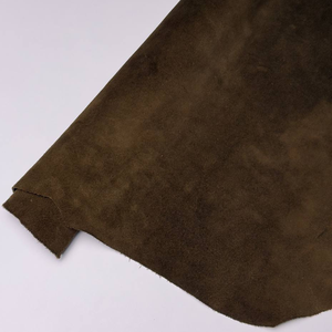 Cuir de vachette suédé, surface douce en velours, matériau élégant mat pour chaussures, sacs, accessoires, fabrication OEM ODM sur mesure - Product Image 3