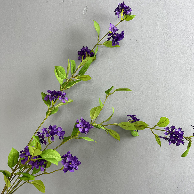 branche de fleur violet foncé-lilas
