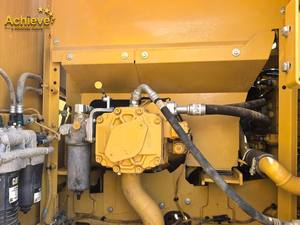 CAT 323 323D2L Escavadeira de lagartas com operação suave e precisa Heavy Duty - Product Image 4