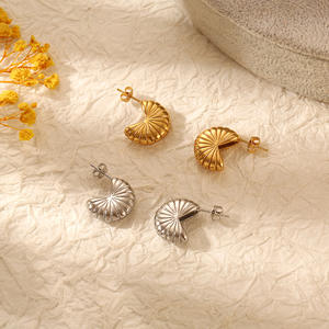 Moda 18K oro lleno <span class=keywords><strong>de</strong></span> acero inoxidable pendiente joyería deslustre libre Cc forma <span class=keywords><strong>de</strong></span> caracol grueso Stud mujeres pendientes aros - Product Image 4