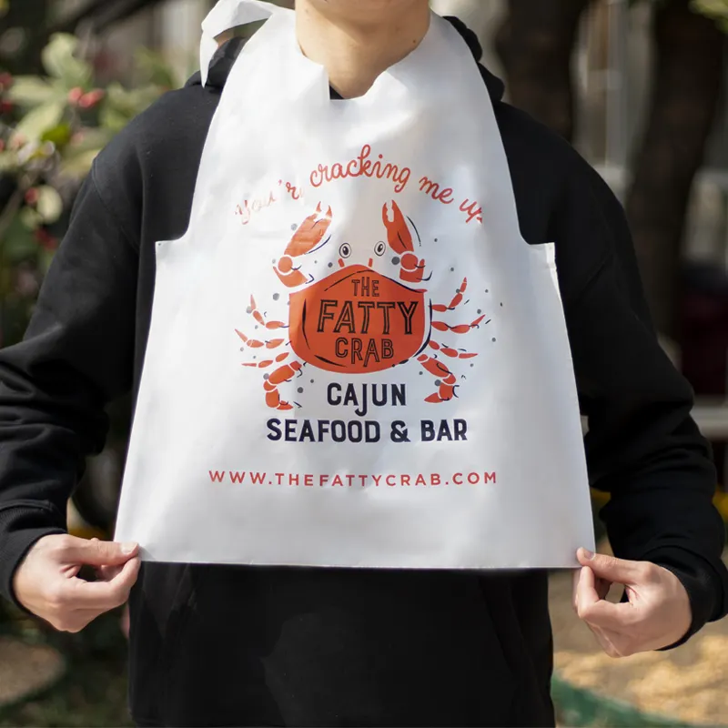 Fabricante Custom Premium Crab Dining Bibs Adulto Plastic Seafood Bib Lobster Crab Descartável Avental Para Restaurante