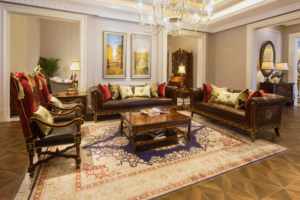 Cama de Madera Maciza de Estilo Rústico Británico <span class=keywords><strong>con</strong></span> Cabecera Tapizada en Piel de Cocodrilo, <span class=keywords><strong>Tachuelas</strong></span> Decorativas de Latón y Banco de Cama - Product Image 4